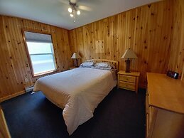 Anne's Windy Poplars Cottage Resort