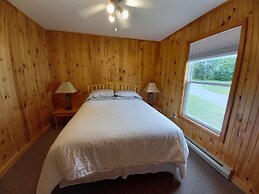 Anne's Windy Poplars Cottage Resort