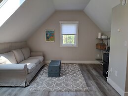 Anne's Windy Poplars Cottage Resort