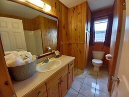 Anne's Windy Poplars Cottage Resort