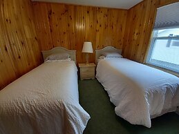 Anne's Windy Poplars Cottage Resort