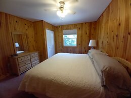 Anne's Windy Poplars Cottage Resort