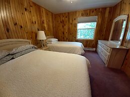 Anne's Windy Poplars Cottage Resort