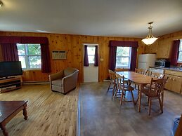 Anne's Windy Poplars Cottage Resort