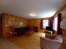 Anne's Windy Poplars Cottage Resort