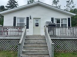 Anne's Windy Poplars Cottage Resort