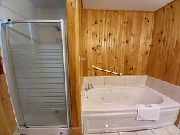 Anne's Windy Poplars Cottage Resort