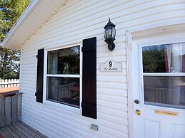 Anne's Windy Poplars Cottage Resort