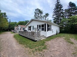 Anne's Windy Poplars Cottage Resort