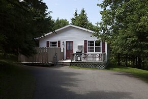 Anne's Windy Poplars Cottage Resort