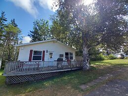Anne's Windy Poplars Cottage Resort