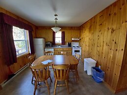 Anne's Windy Poplars Cottage Resort