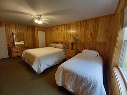 Anne's Windy Poplars Cottage Resort