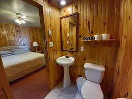 Anne's Windy Poplars Cottage Resort