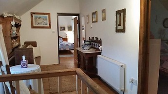 Beautiful 300 Year old Traditional Country Cottage