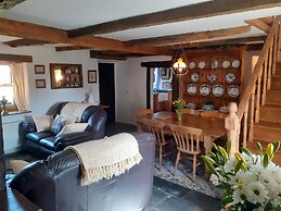 Beautiful 300 Year old Traditional Country Cottage