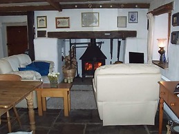 Beautiful 300 Year old Traditional Country Cottage