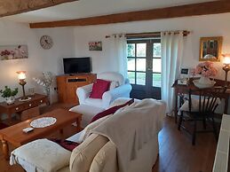 Beautiful 300 Year old Traditional Country Cottage