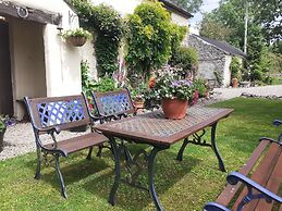 Beautiful 300 Year old Traditional Country Cottage