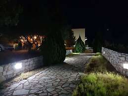 Domaine Papakonstantis Apartments To Let