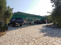 Domaine Papakonstantis Apartments To Let