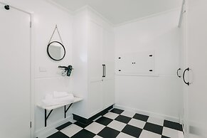 Deco Beach Luxury Apartments