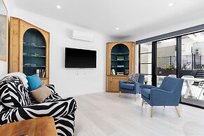 Deco Beach Luxury Apartments