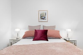 Deco Beach Luxury Apartments