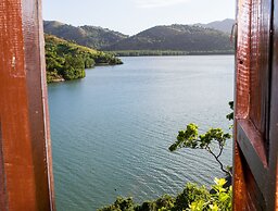 Borac Bay Bungalows Resort and Spa