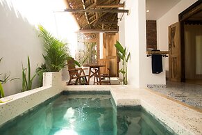 The Mandana Gili Air