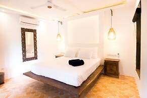 The Mandana Gili Air