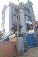 Three Boys Apartment and Guest House