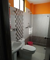 Three Boys Apartment and Guest House