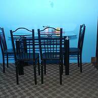 Three Boys Apartment and Guest House