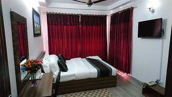 Three Boys Apartment and Guest House