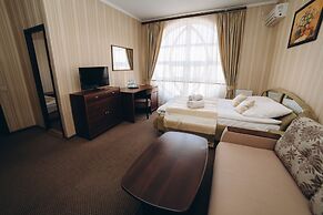 Hotel Complex Globus