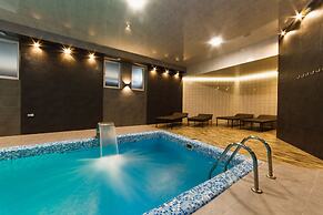 Hotel Complex Globus