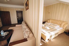 Hotel Complex Globus