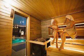 Hotel Complex Globus