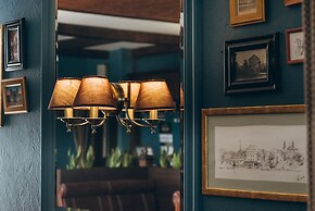 Hotel Complex Globus