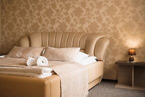 Hotel Complex Globus