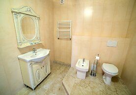 Hotel Complex Globus