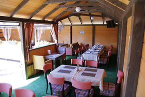 Hotel Complex Globus