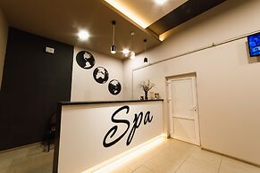 Hotel Complex Globus