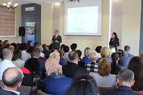 Hotel Complex Globus