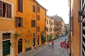 Clementina Charme - My Extra Home