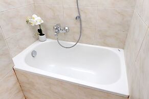 Clementina Charme - My Extra Home