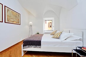 Clementina Charme - My Extra Home