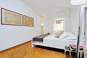 Clementina Charme - My Extra Home