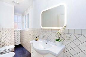 Cozy Tritone - My Extra Home